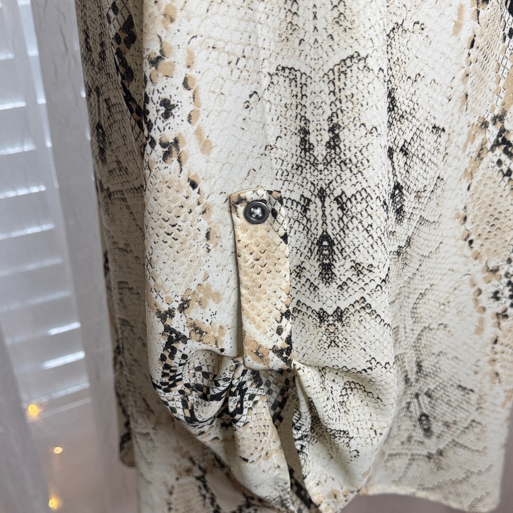 Lush Snake Print Blouse in Cream and Black - Picture 4 of 7